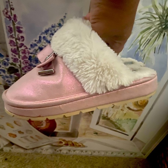 🌹FINAL PRICE Michael Kors Adorable Girl’s Metallic Pink & White Faux Fur Slides - Picture 9 of 15